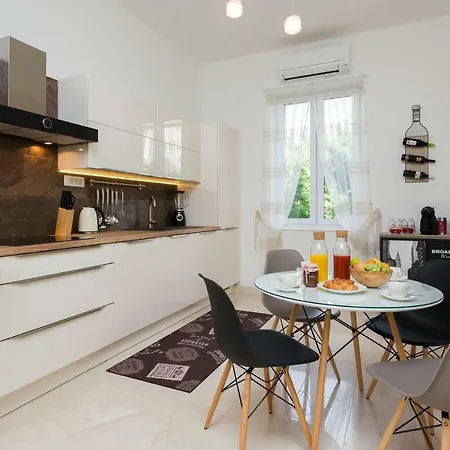 Luxury Apartment Luce Split Exterior photo